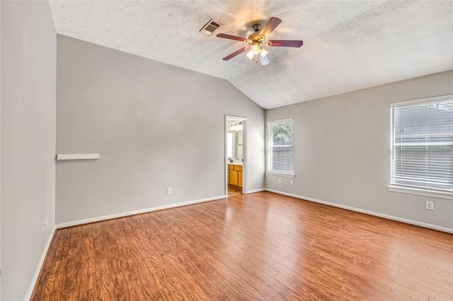 914 Mesquite Drive, Magnolia, TX 77354