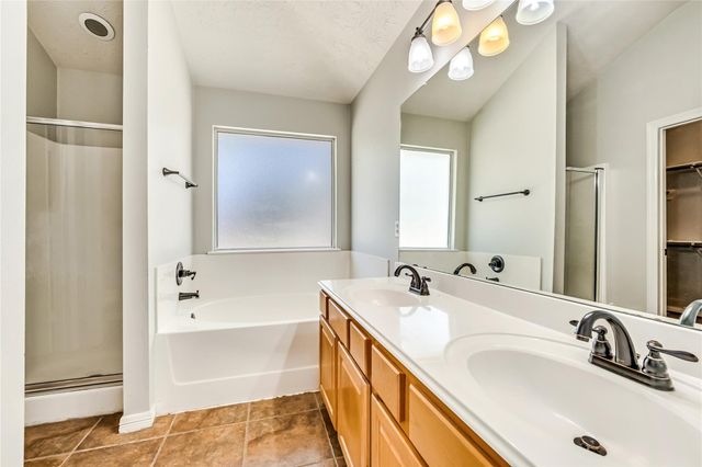 914 Mesquite Drive, Magnolia, TX 77354