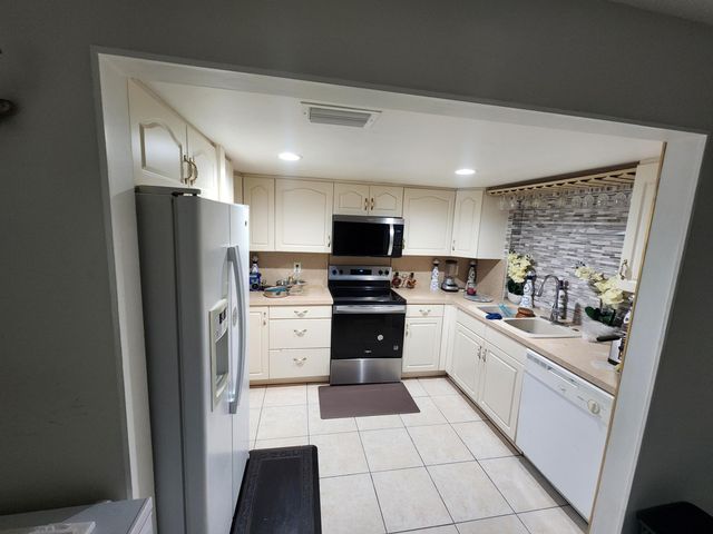 816 NW 8th Avenue, Boynton Beach, FL 33426