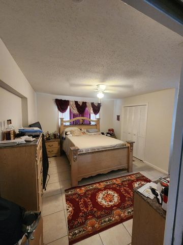 816 NW 8th Avenue, Boynton Beach, FL 33426