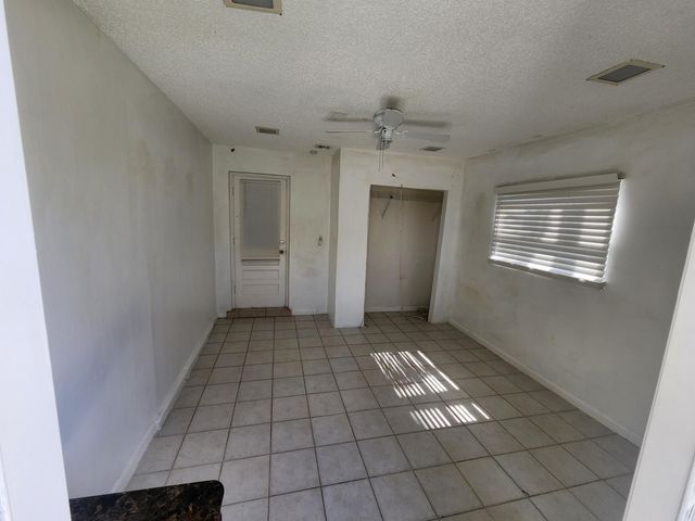 816 NW 8th Avenue, Boynton Beach, FL 33426
