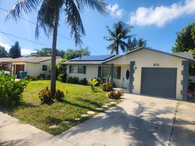816 NW 8th Avenue, Boynton Beach, FL 33426
