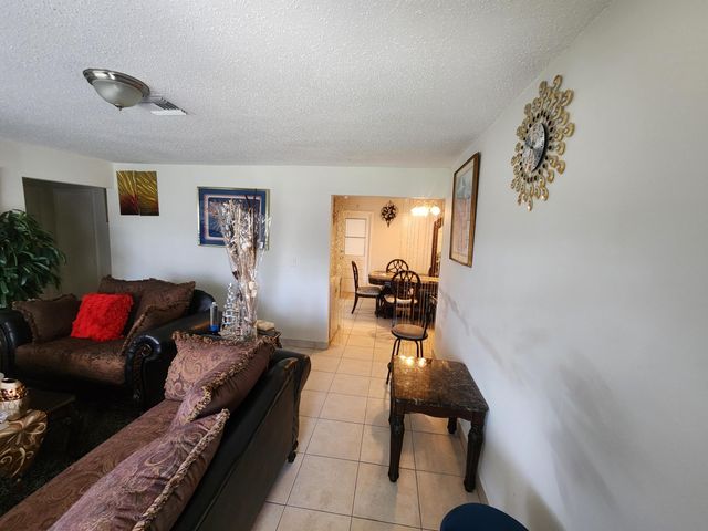 816 NW 8th Avenue, Boynton Beach, FL 33426