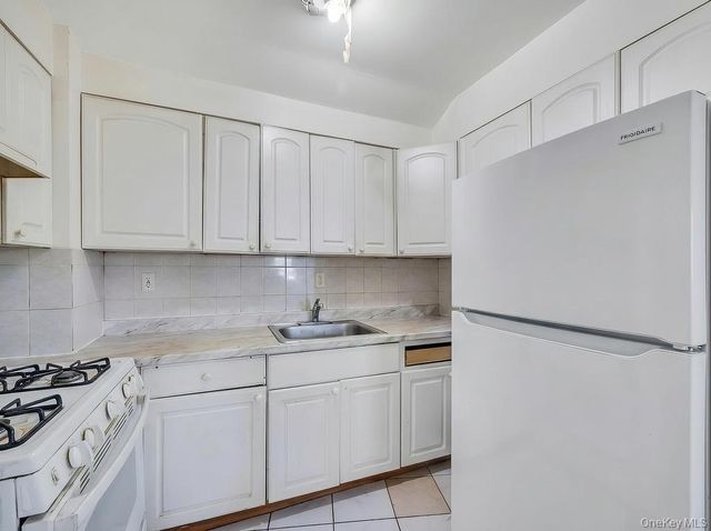 160-02 Normal Road, Jamaica Hills, NY 11432