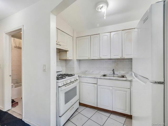 160-02 Normal Road, Jamaica Hills, NY 11432