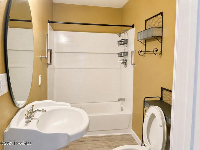 125 Delasalle Drive, New Iberia, LA 70560