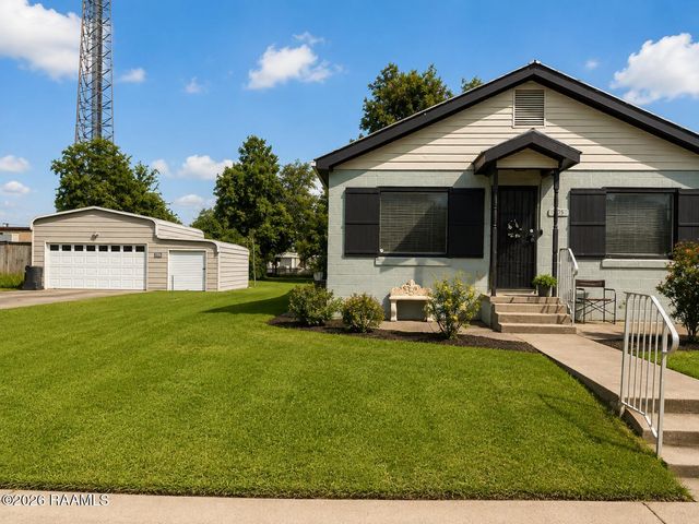 125 Delasalle Drive, New Iberia, LA 70560
