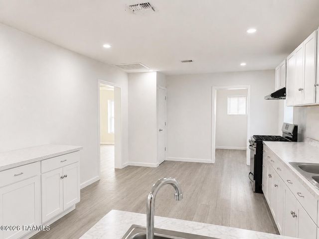 125 Delasalle Drive, New Iberia, LA 70560