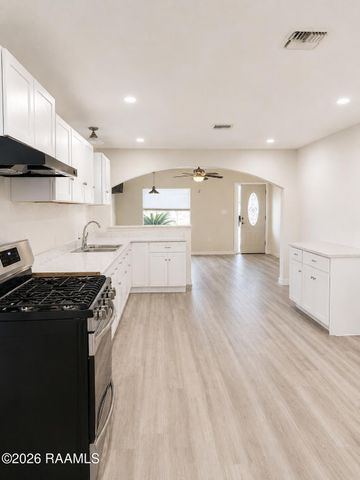 125 Delasalle Drive, New Iberia, LA 70560