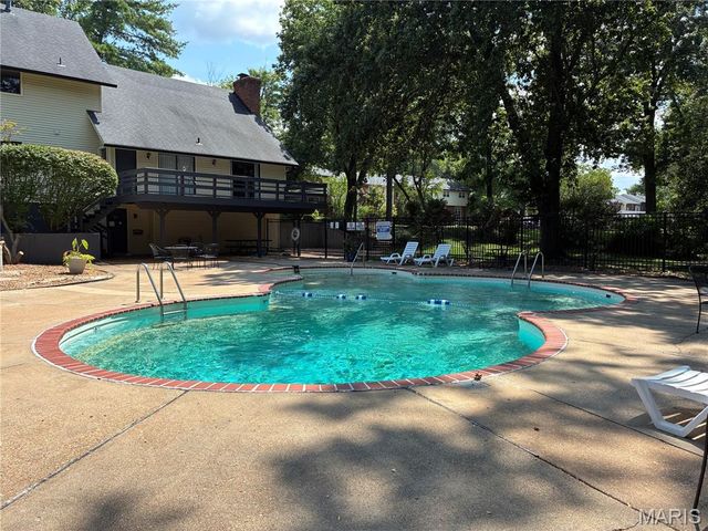 124 Conway Cove Drive, Chesterfield, MO 63017