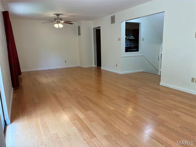124 Conway Cove Drive, Chesterfield, MO 63017