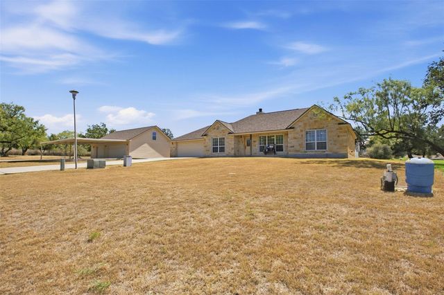 305 Pecan DR, Kingsland, TX 78639
