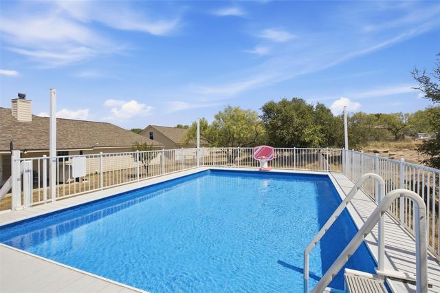 305 Pecan DR, Kingsland, TX 78639