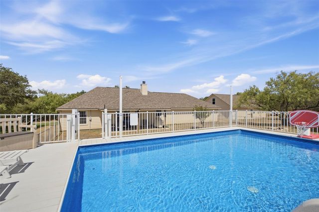 305 Pecan DR, Kingsland, TX 78639