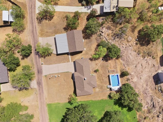 305 Pecan DR, Kingsland, TX 78639