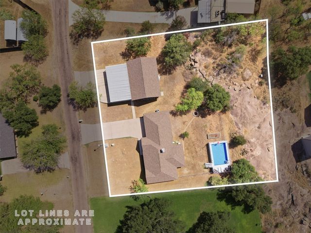 305 Pecan DR, Kingsland, TX 78639
