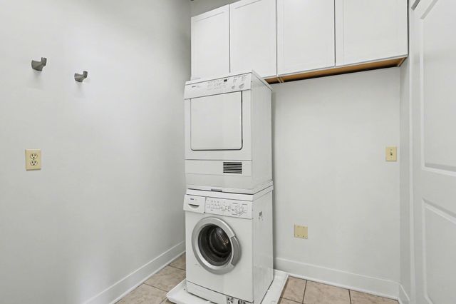 533 Columbia Avenue 107, Holland, MI 49423