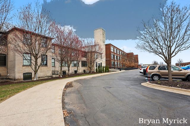 533 Columbia Avenue 107, Holland, MI 49423
