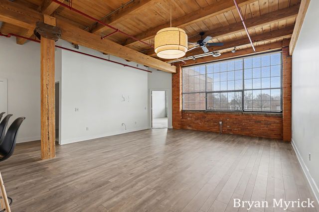 533 Columbia Avenue 107, Holland, MI 49423