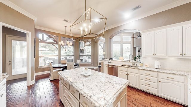 324 E Carruth Lane, Double Oak, TX 75077