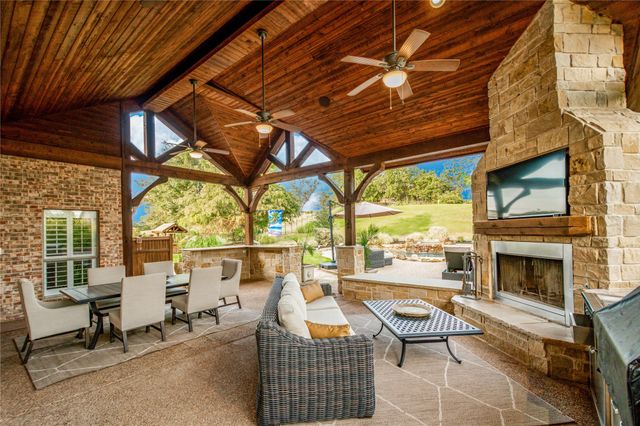 324 E Carruth Lane, Double Oak, TX 75077