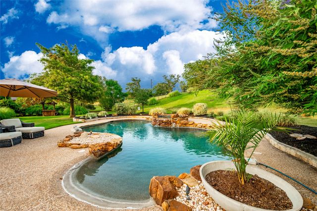 324 E Carruth Lane, Double Oak, TX 75077