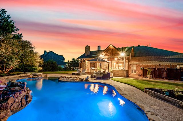 324 E Carruth Lane, Double Oak, TX 75077