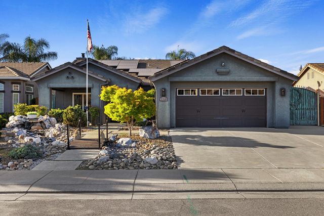 2318 California St, Escalon, CA 95320