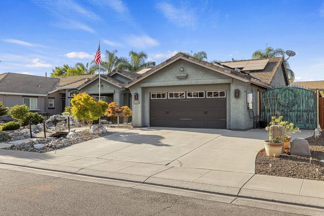2318 California St, Escalon, CA 95320