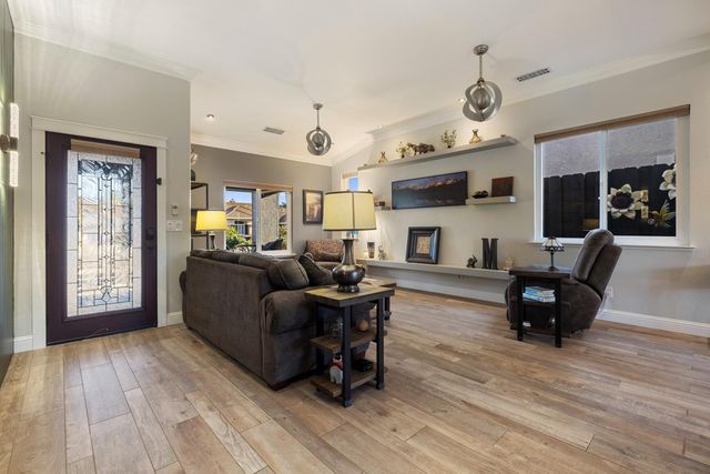2318 California St, Escalon, CA 95320