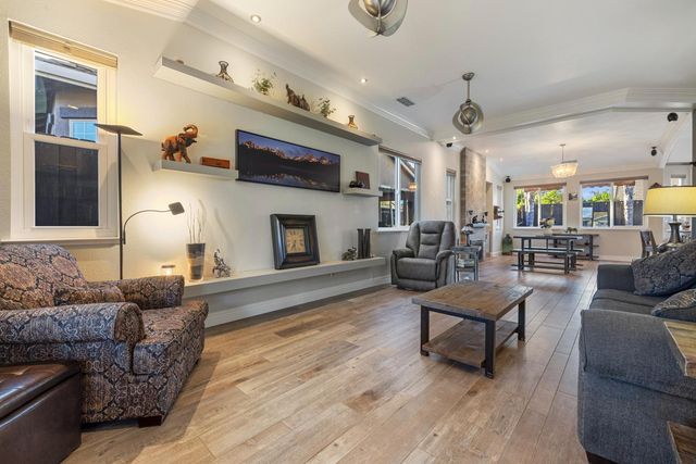 2318 California St, Escalon, CA 95320