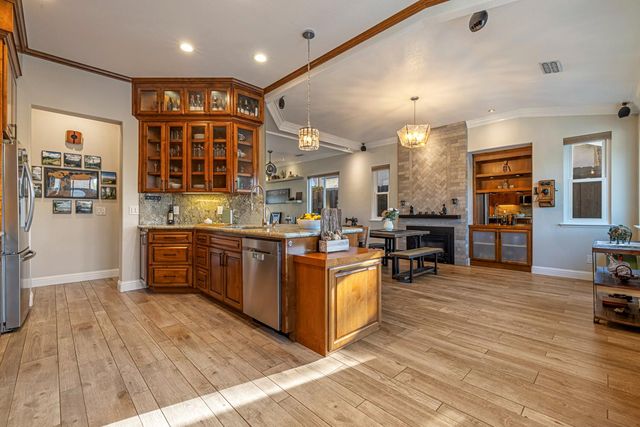 2318 California St, Escalon, CA 95320