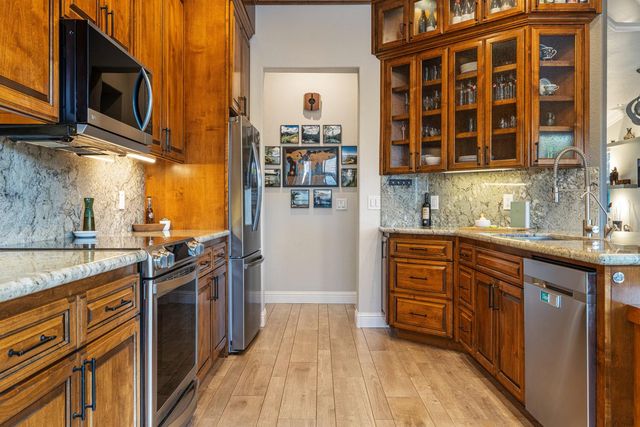 2318 California St, Escalon, CA 95320