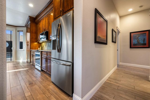 2318 California St, Escalon, CA 95320