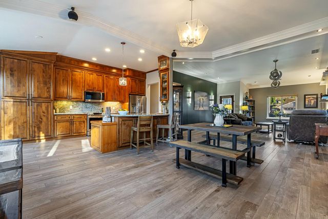 2318 California St, Escalon, CA 95320