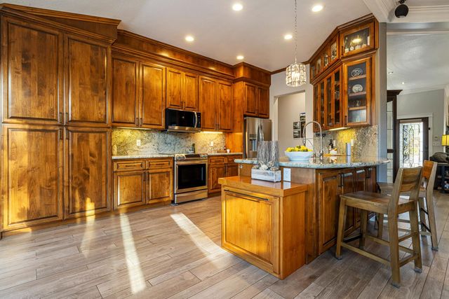 2318 California St, Escalon, CA 95320