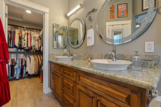 2318 California St, Escalon, CA 95320