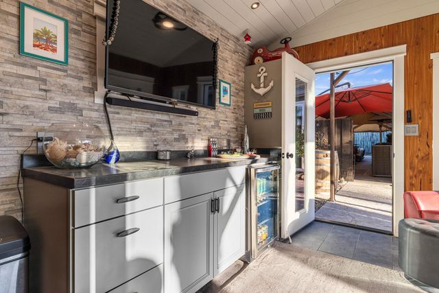 2318 California St, Escalon, CA 95320