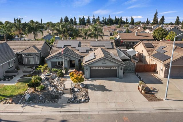 2318 California St, Escalon, CA 95320