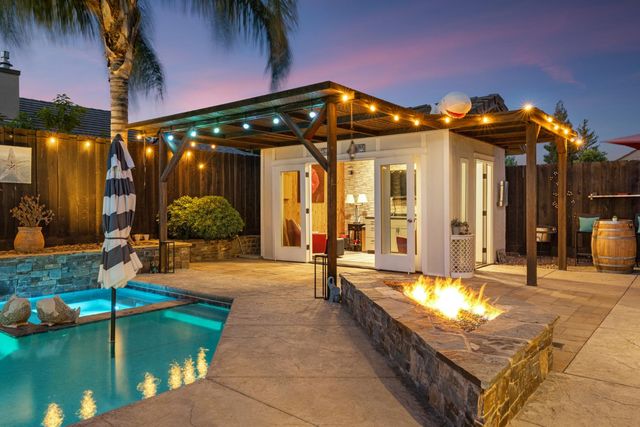 2318 California St, Escalon, CA 95320