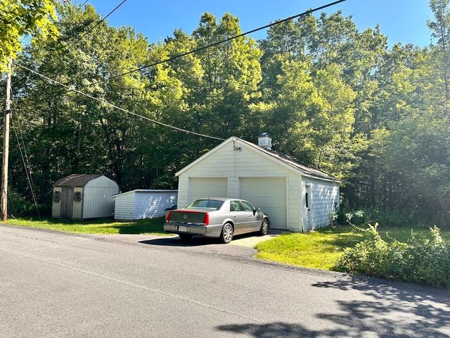 56 Lombard Road, Hubbardston, MA 01452