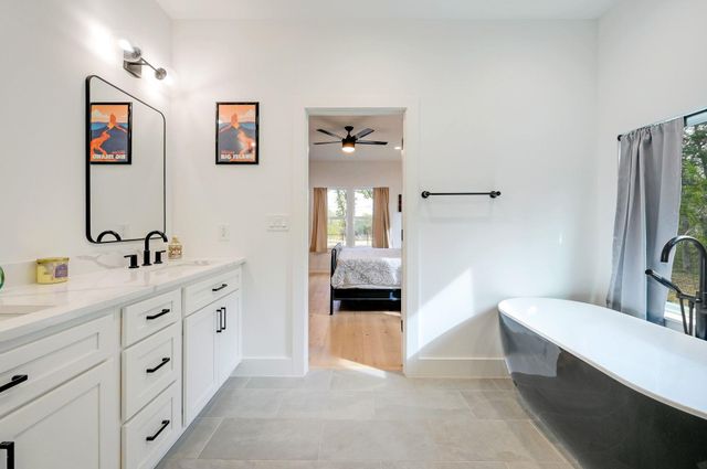 200 Rust Ranch RD, Blanco, TX 78606