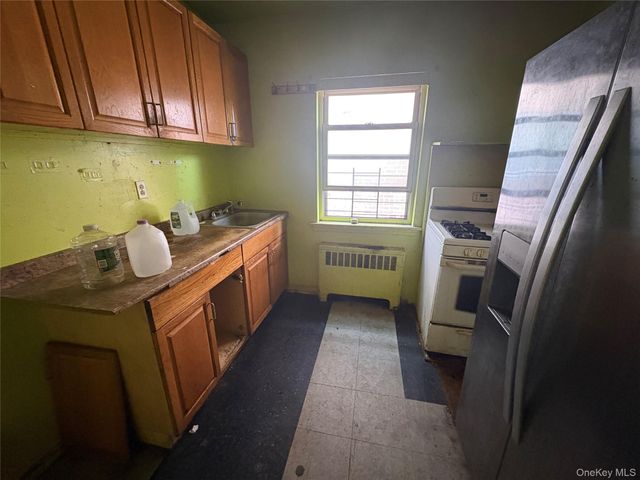 2928 Fenton Avenue, Bronx, NY 10469