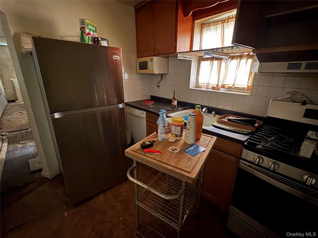 2928 Fenton Avenue, Bronx, NY 10469