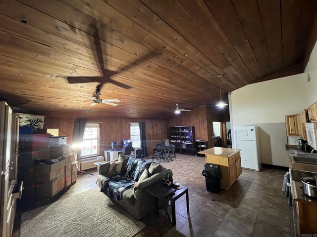 476 E Boswell, Batesville, AR 72501