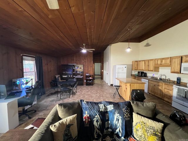 476 E Boswell, Batesville, AR 72501