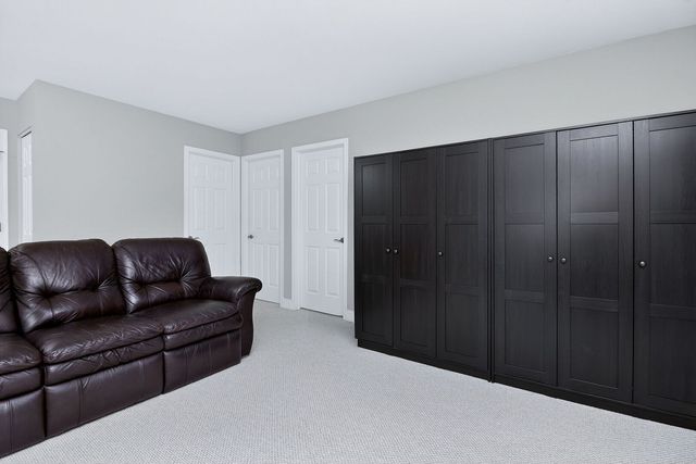 18104 Lake Shore Drive, Orland Park, IL 60467