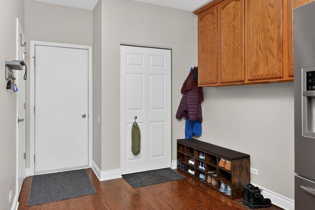 18104 Lake Shore Drive, Orland Park, IL 60467