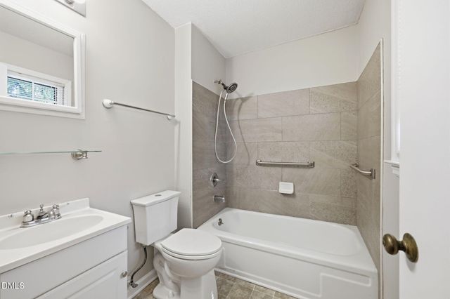909 Bryn Mawr Court, Apex, NC 27502
