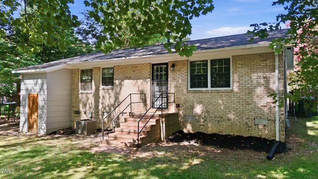 909 Bryn Mawr Court, Apex, NC 27502